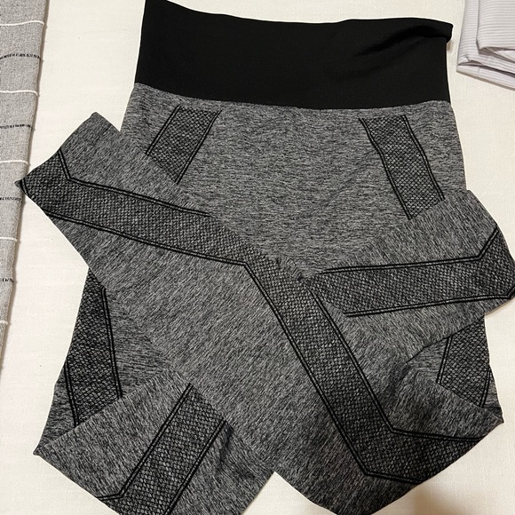 New mix exercise outfit - Picture 2 of 4